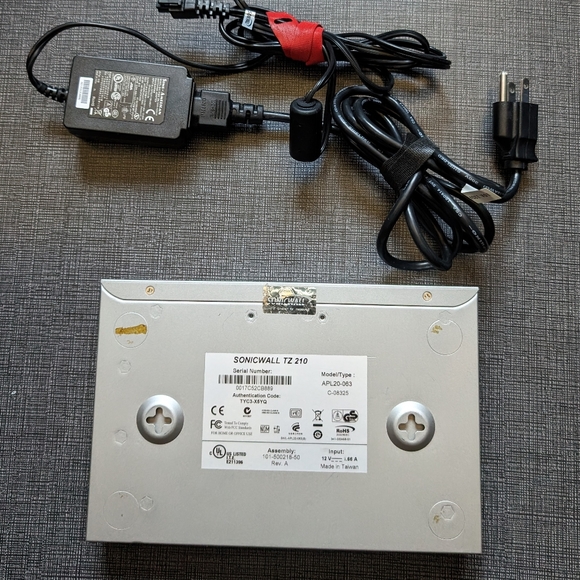 SONICWALL TZ 210 - Picture 2 of 3